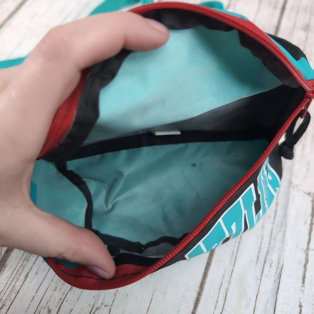 Vintage 1994 Vancouver Grizzlies Fanny Pack Belt Bag NBA - Picture 7 of 8
